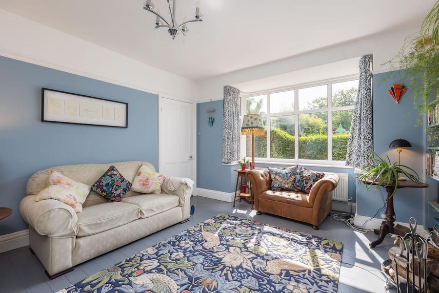 Danehurst - Living room image 3