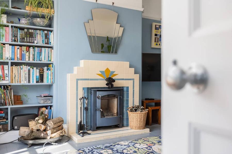 Danehurst - Living room image 4