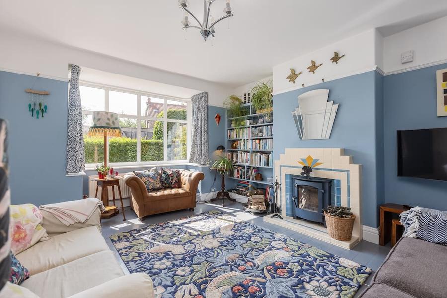 Danehurst - Living room image 5