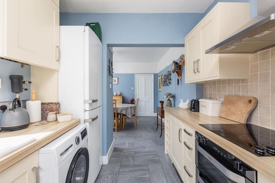 Danehurst - Full kitchen image 1