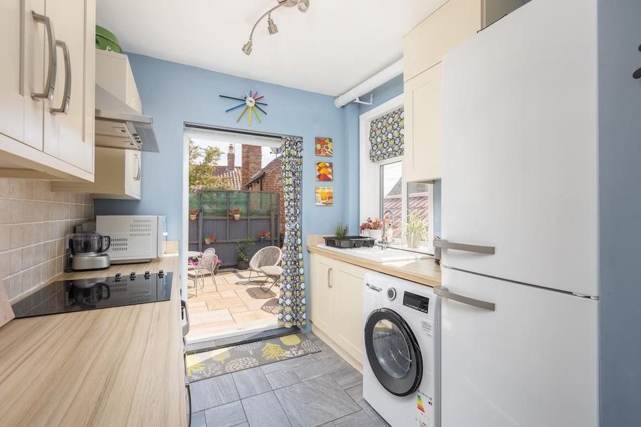 Danehurst - Full kitchen image 2