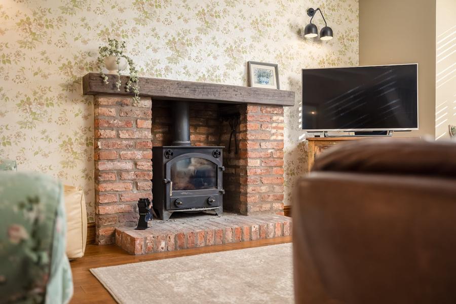 Lavender Cottage - Living room 1 image 4