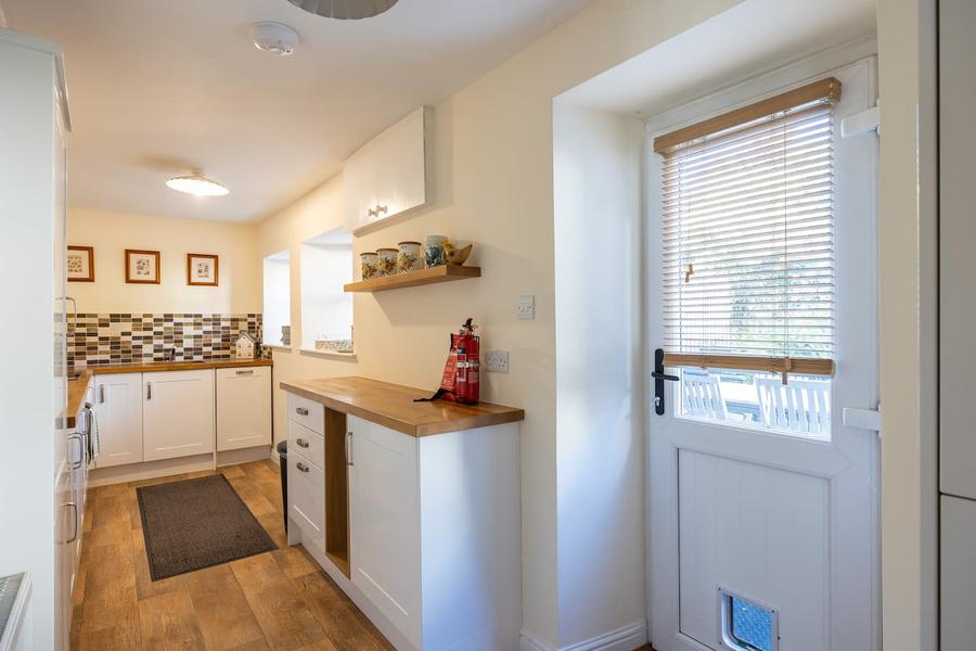 Lavender Cottage - Full kitchen image 1