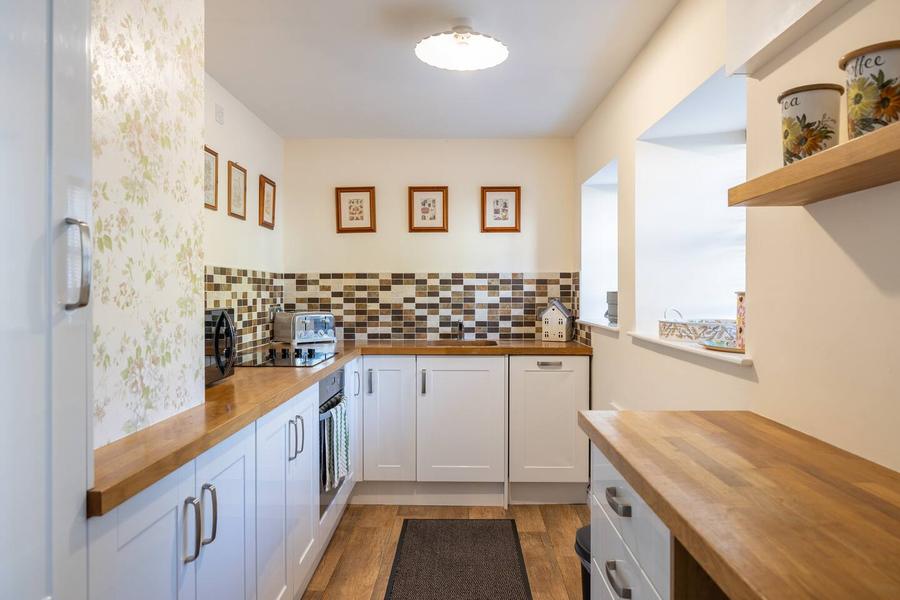 Lavender Cottage - Full kitchen image 2