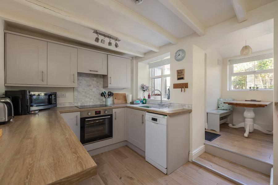 Rose Cottage - Full kitchen image 1